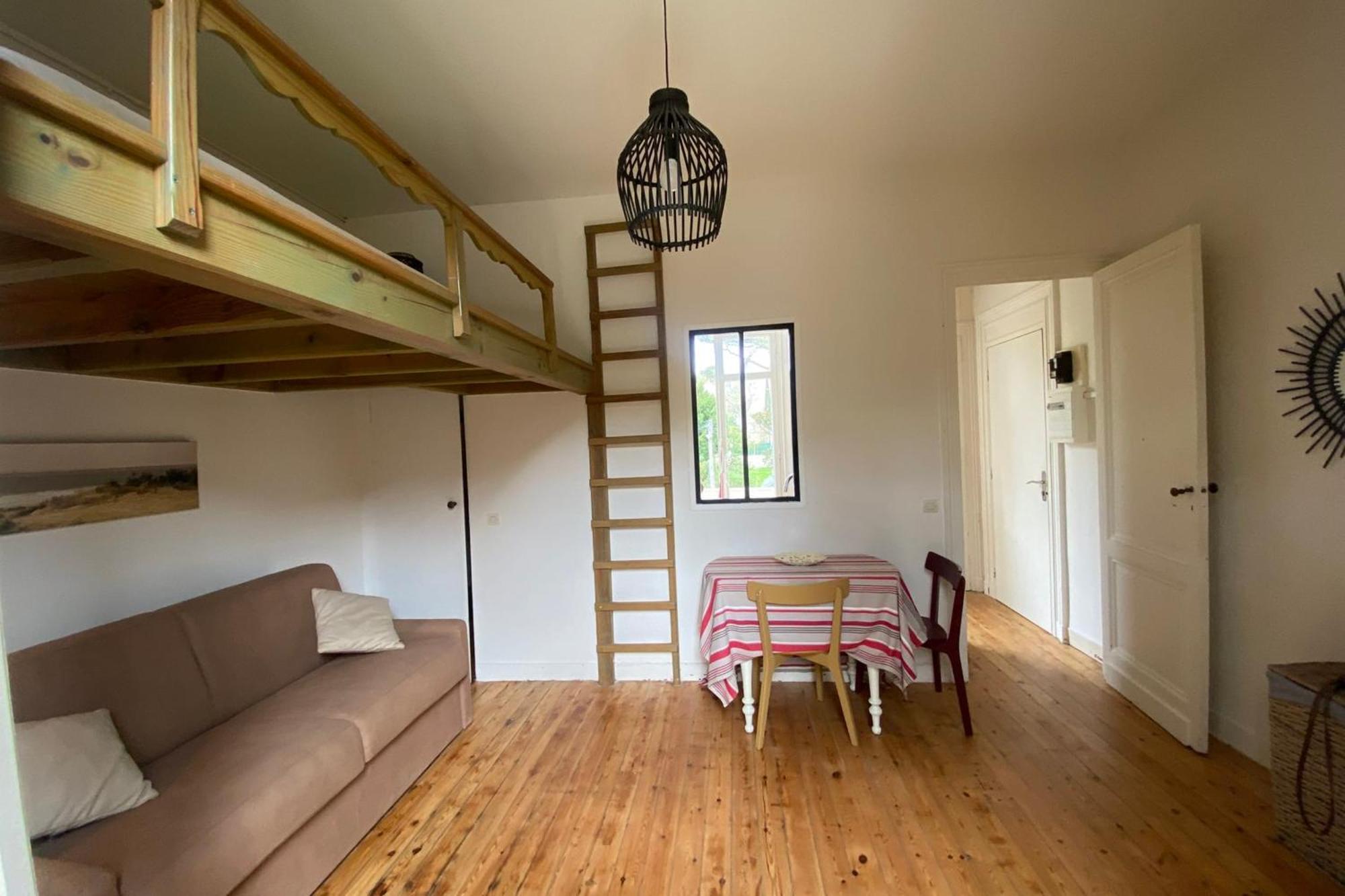 Pretty Cocoon With Two Balconies Apartment